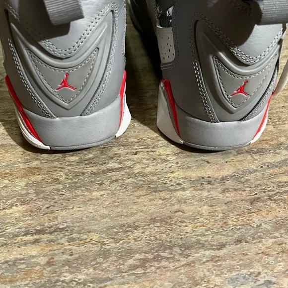 Jordan true flight 342964-123 infrared 23 grey & white sneakers